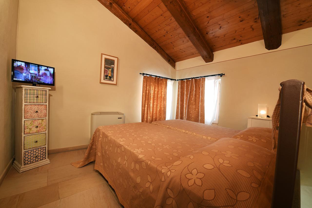 Notte In Langa Bed & Breakfast La Morra Dış mekan fotoğraf