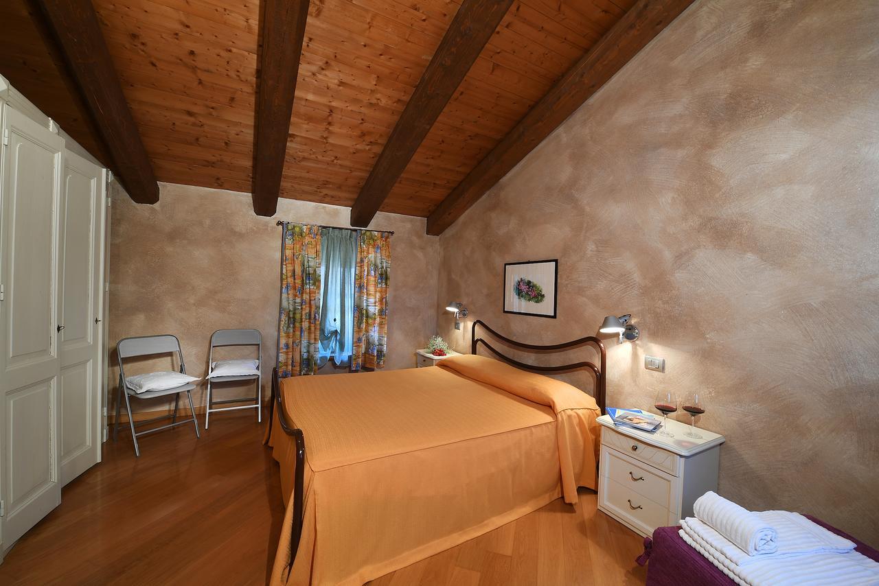 Notte In Langa Bed & Breakfast La Morra Dış mekan fotoğraf